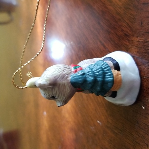 VINTAGE 1999 CVS DEER SITTING NEXT TO XMAS TREE - UNGLAZED TREE DECORATION - Picture 5 of 8